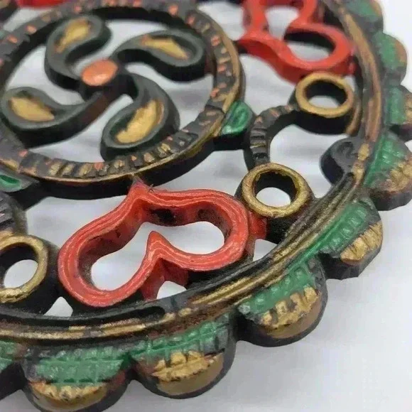 Vintage WILTON Cast Iron Painted Trivet W/ Feet Pot Holder Hot Plate Red Hearts - Picture 6 of 12